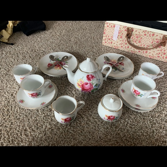 Reutter Antique Porcelain Dresden Rose Tea Set - Picture 3 of 3